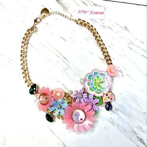 BETSEY JOHNSON ENCHANTED DRAMA STATEMENT NECKLACE PASTEL MULTI